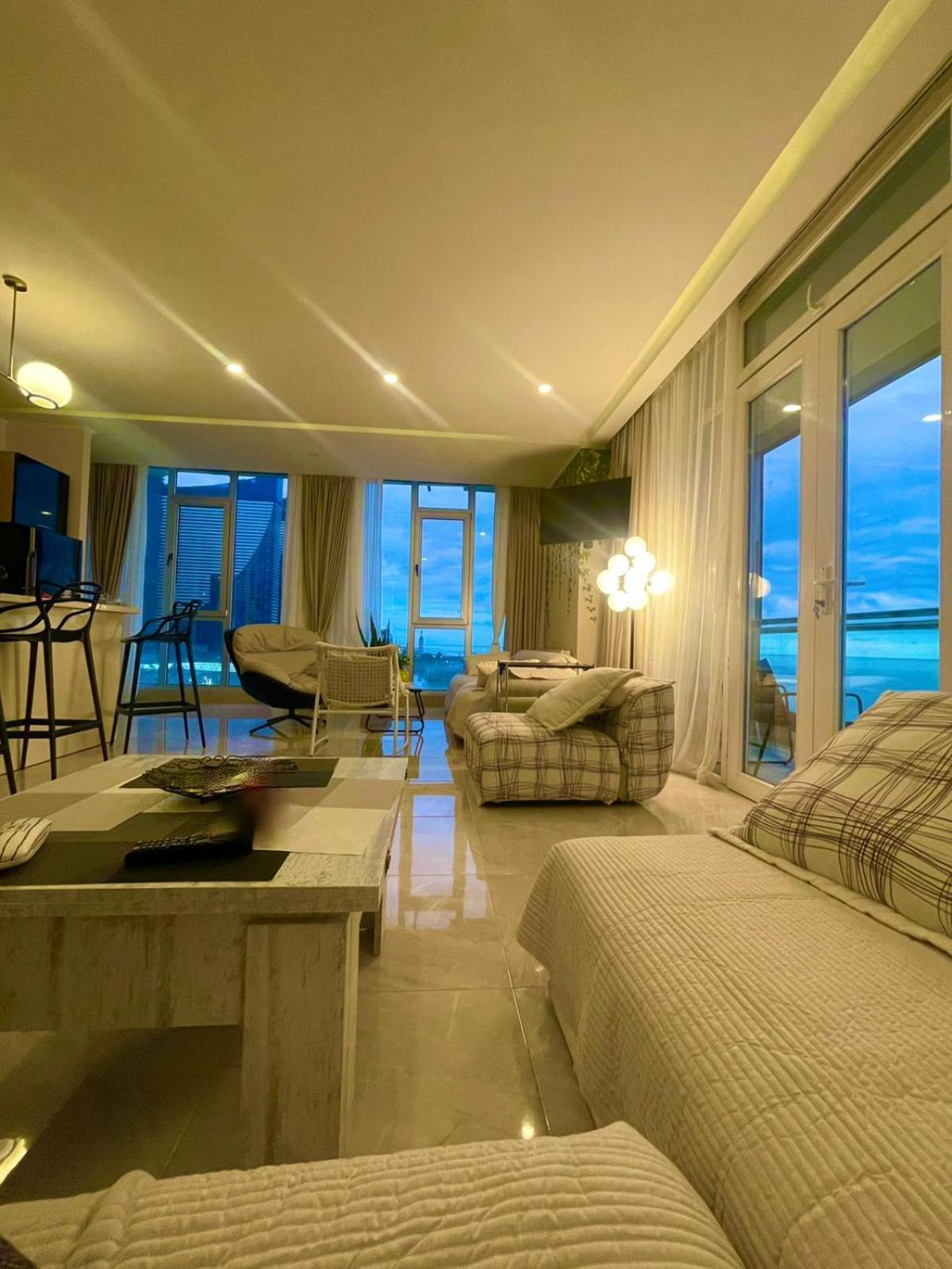 Apartment Magnolia Rustaveli 62 Batumi Exterior foto